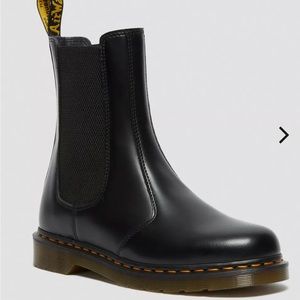 Dr. Martens 2976 Smooth Leather Chelsea Boots Hi